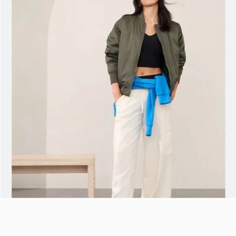 Women's Bomber Jacket In Army Green